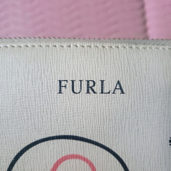 Furla Large Zip Zippy Wallet Clutch - Picture 3 of 16
